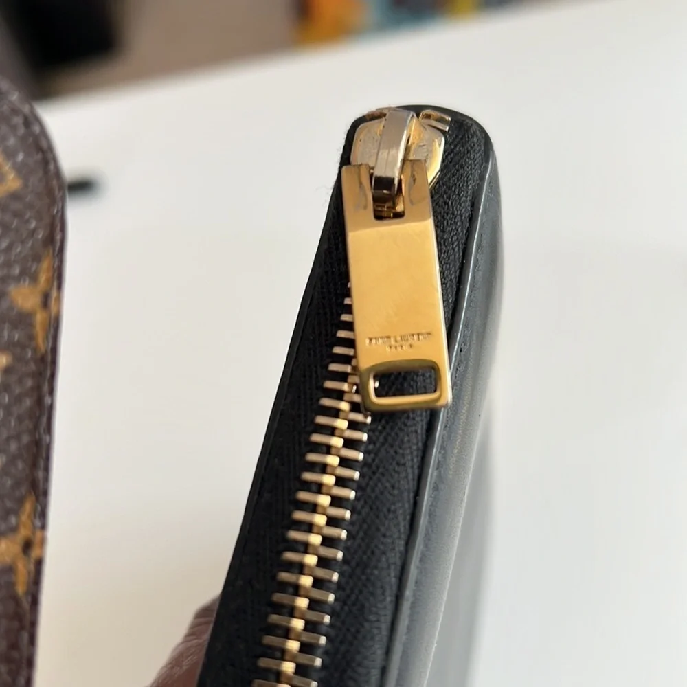 Saint Laurent EUC zippered wallet. - Picture 6 of 8